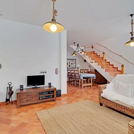 Typical House By Homing בית נופש